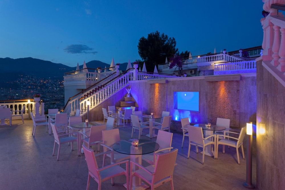 Sunny Hill Alya Hotel 7/53