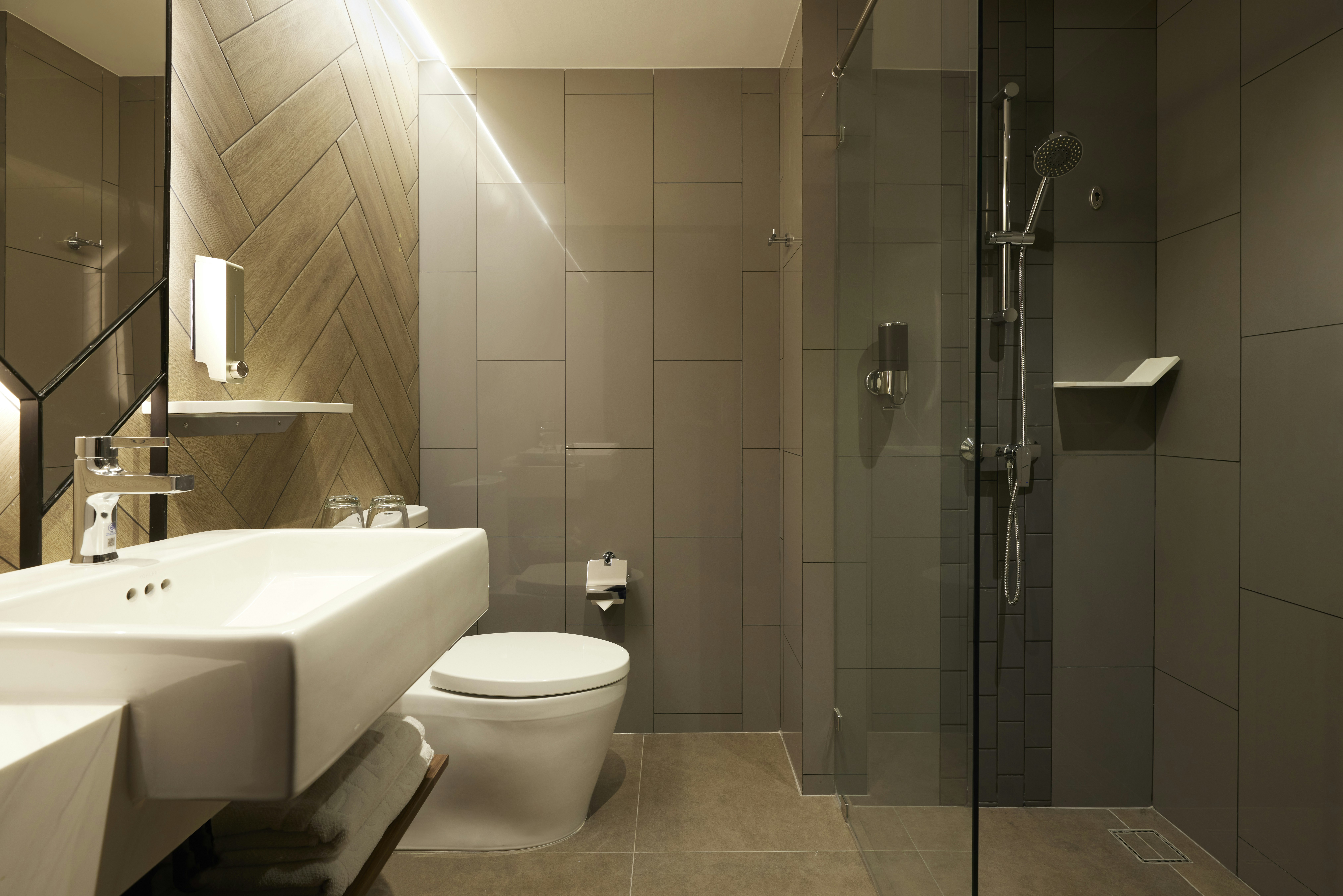 Centara Life Hotel Bangkok Phra Nakhon 62/67