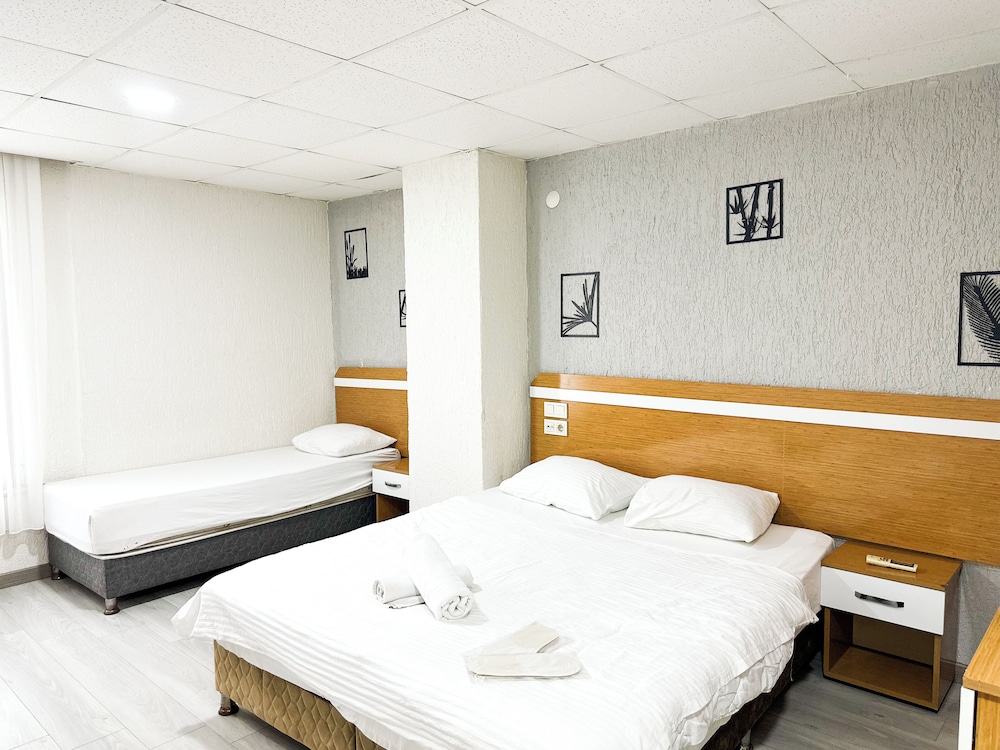 ROOM, TRIPLE