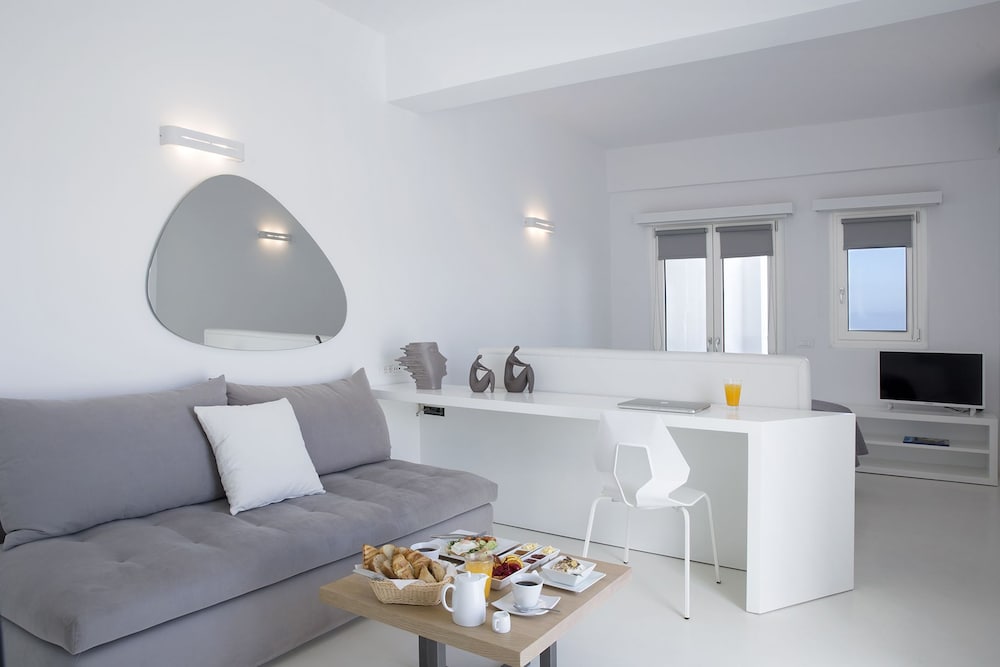 May Seven Suites - Adults Only 34/50