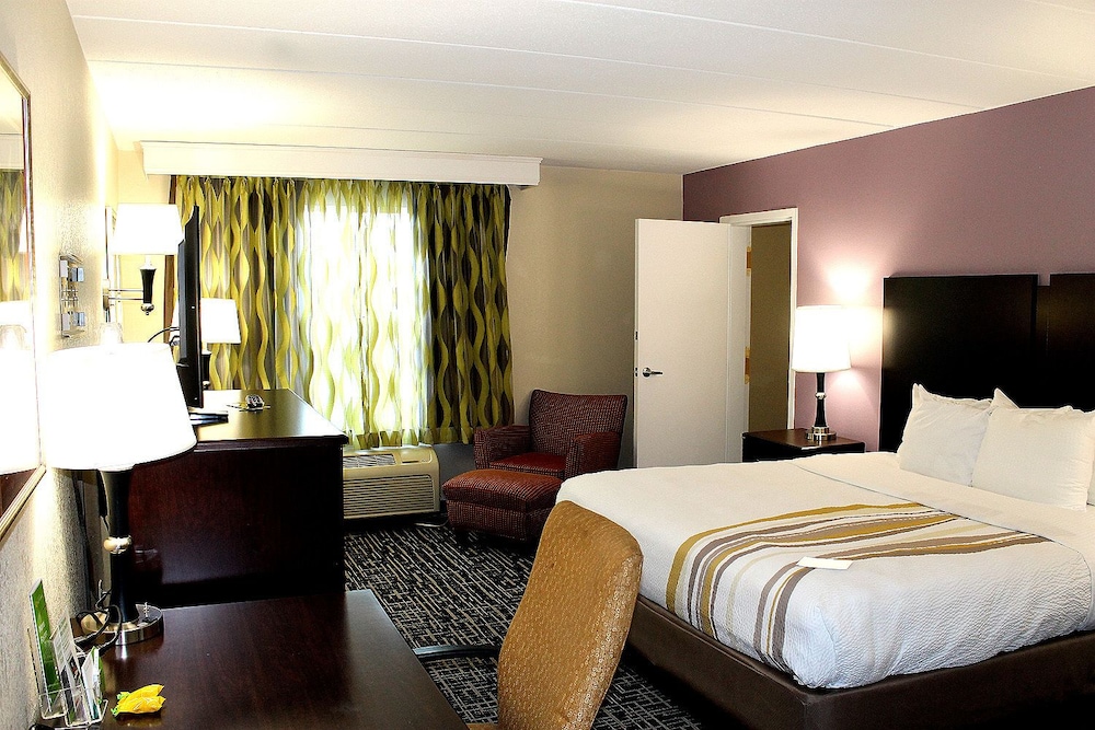 La Quinta Inn & Suites by Wyndham Lexington Park - Patuxent 13/52