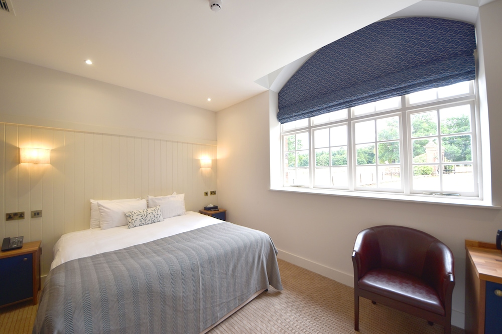 The Elvetham Hotel 20/84