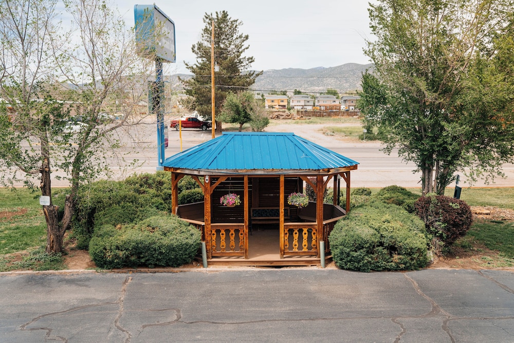 Salida Inn & Monarch Suites 7/78