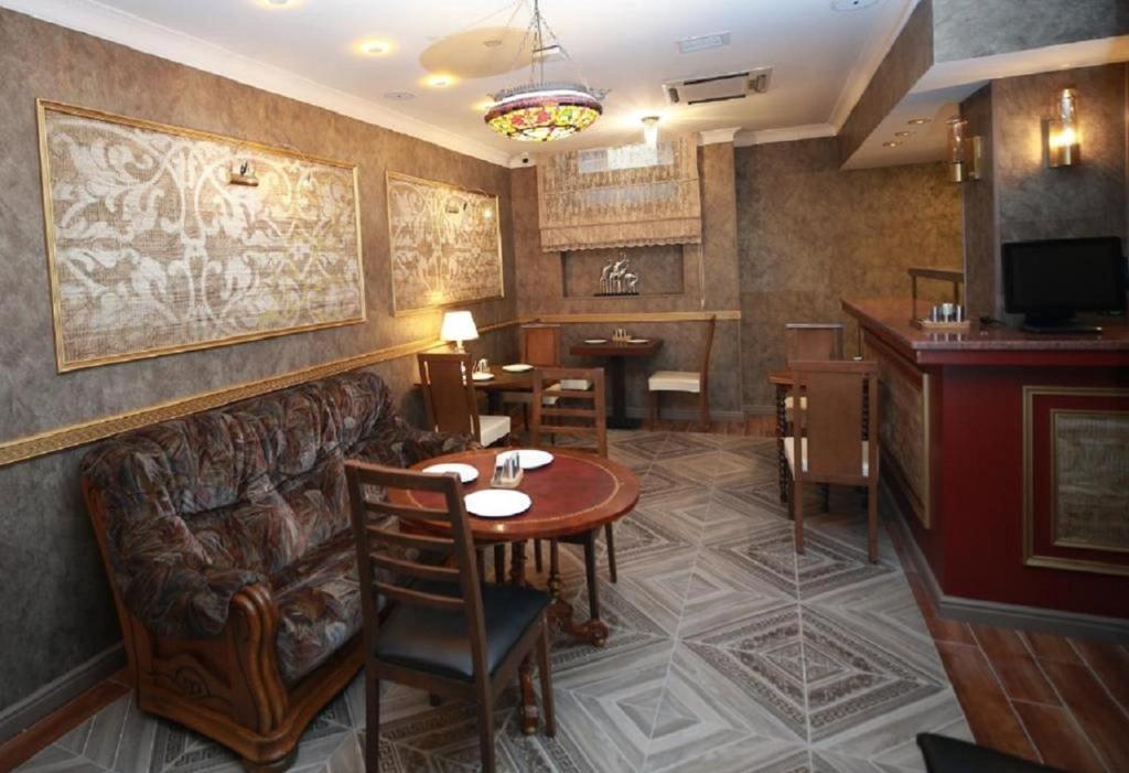 West Inn Hotel Baku 58/59