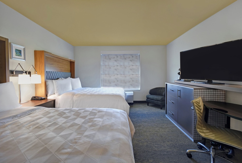 Standard, 2 Queen Beds