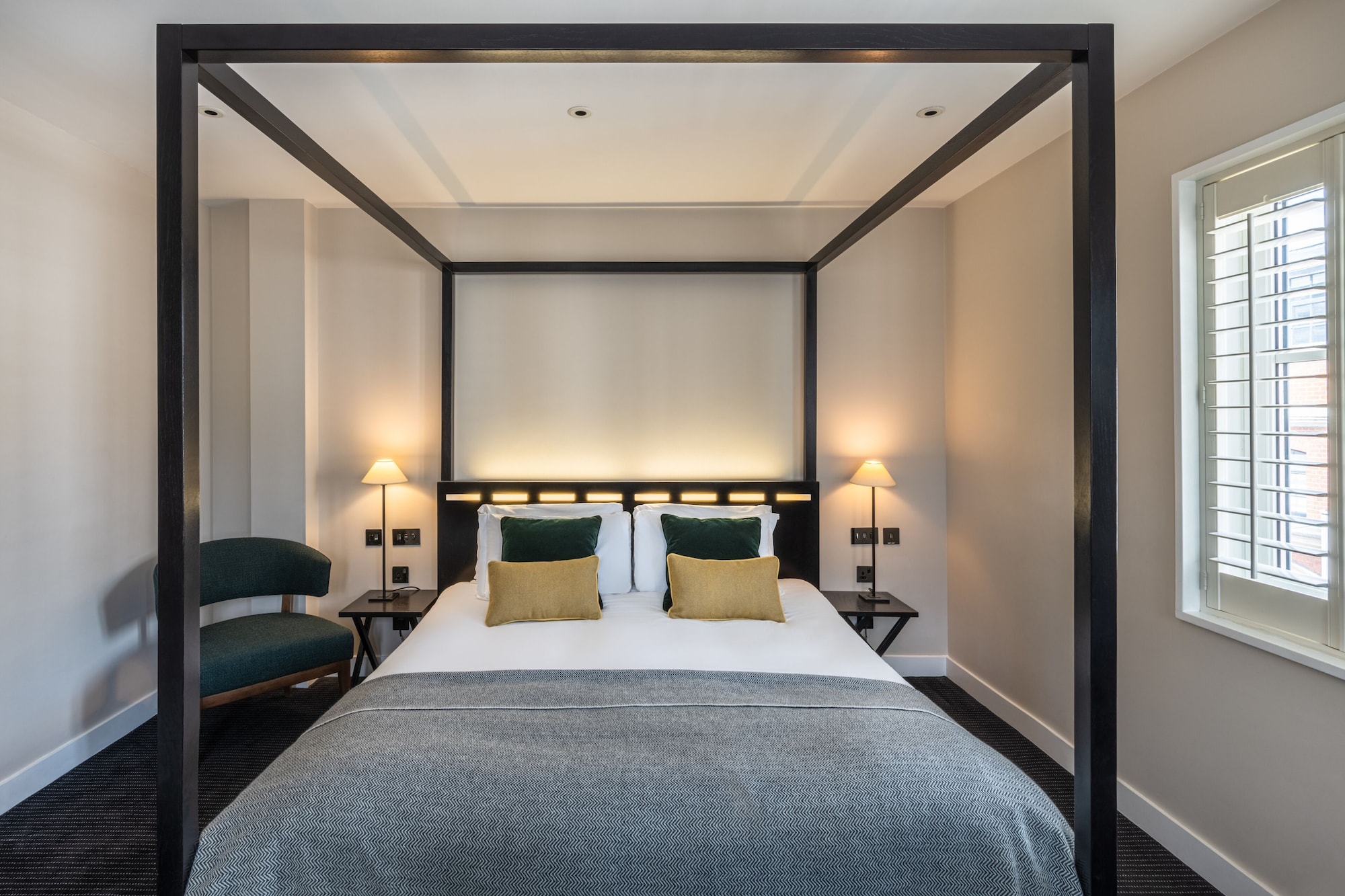 DELUXE, DOUBLE BED