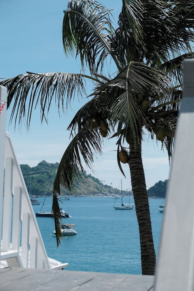 Naiharn On The Rock Resort 42/50