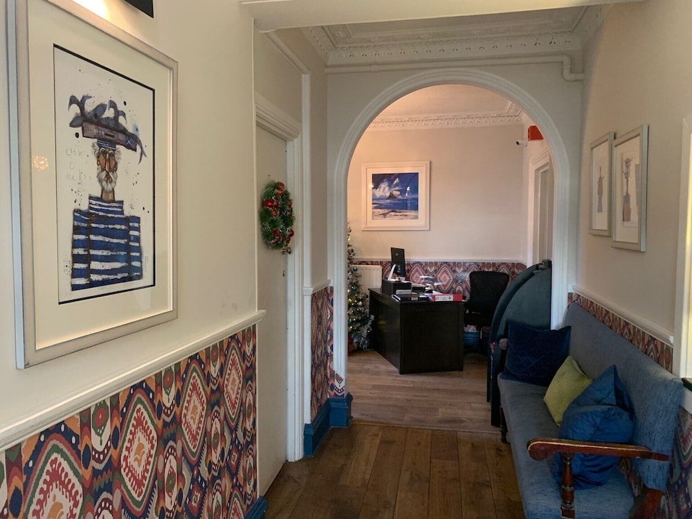 Bayswell Hotel And Restaurant 30/50