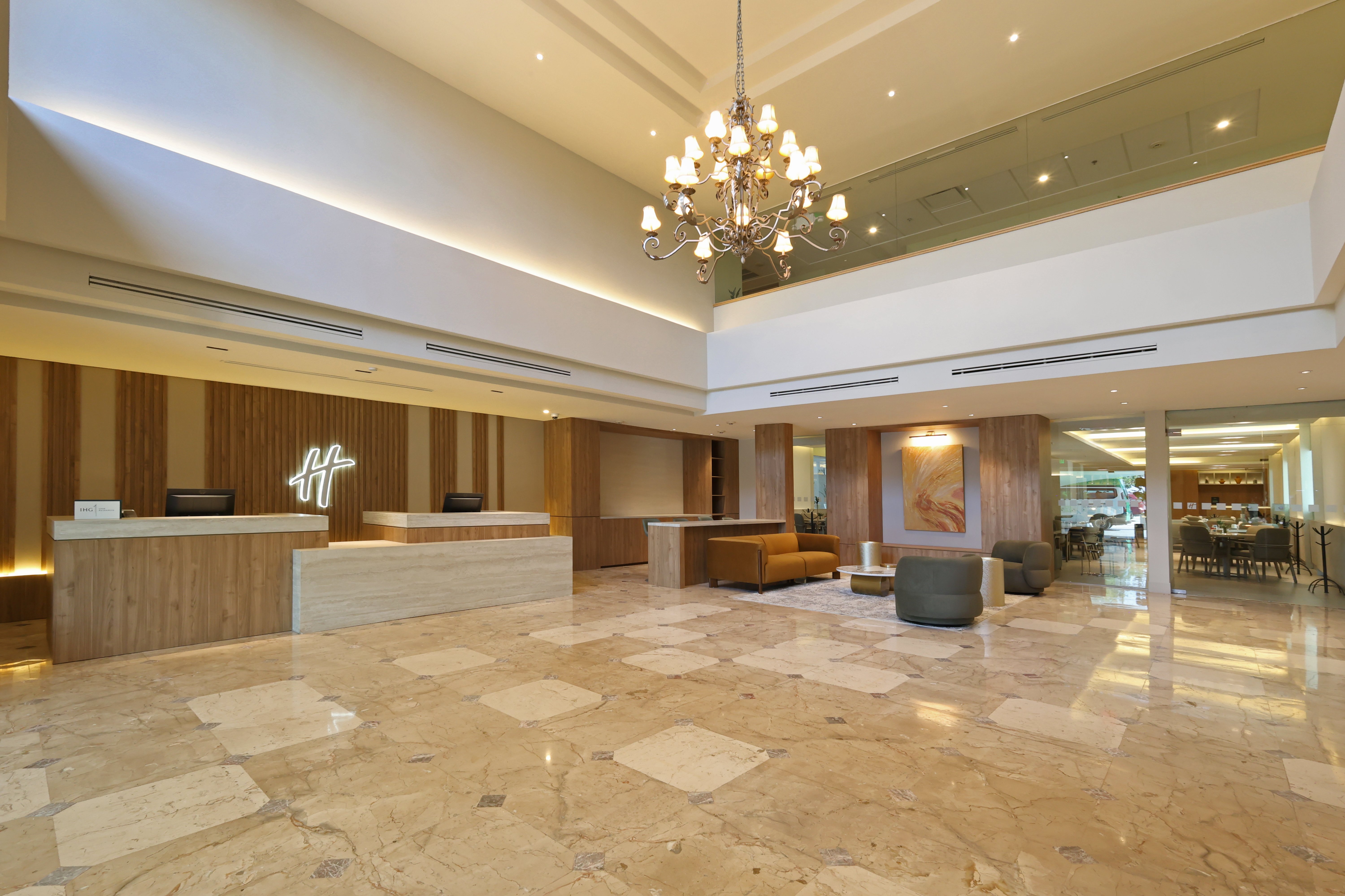 Holiday Inn Monclova 8/50