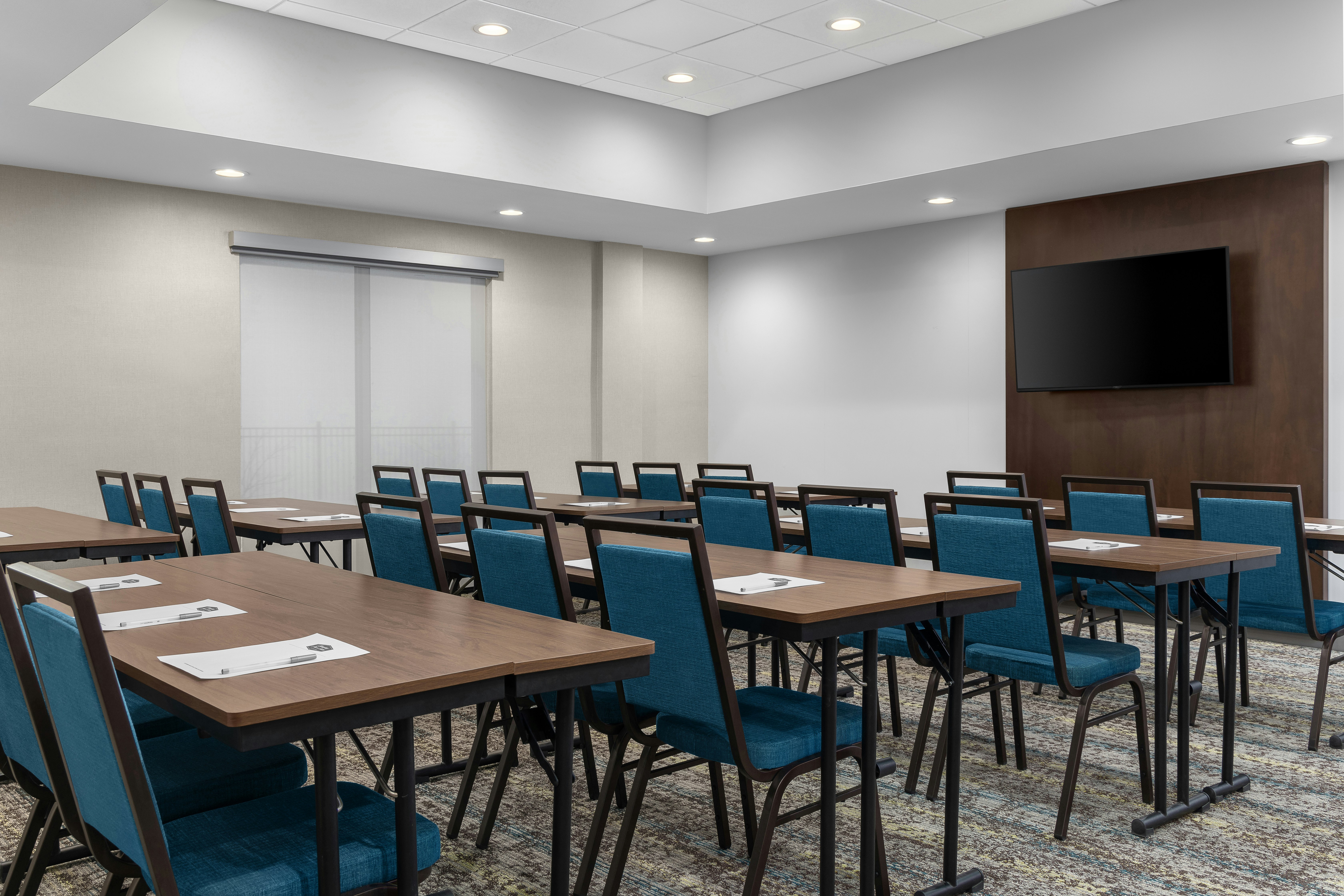 Hampton Inn & Suites by Hilton Orangeville, ON 23/28