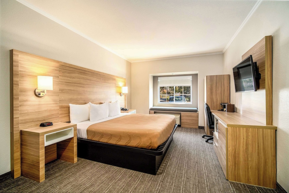 Upgrade, King Bed