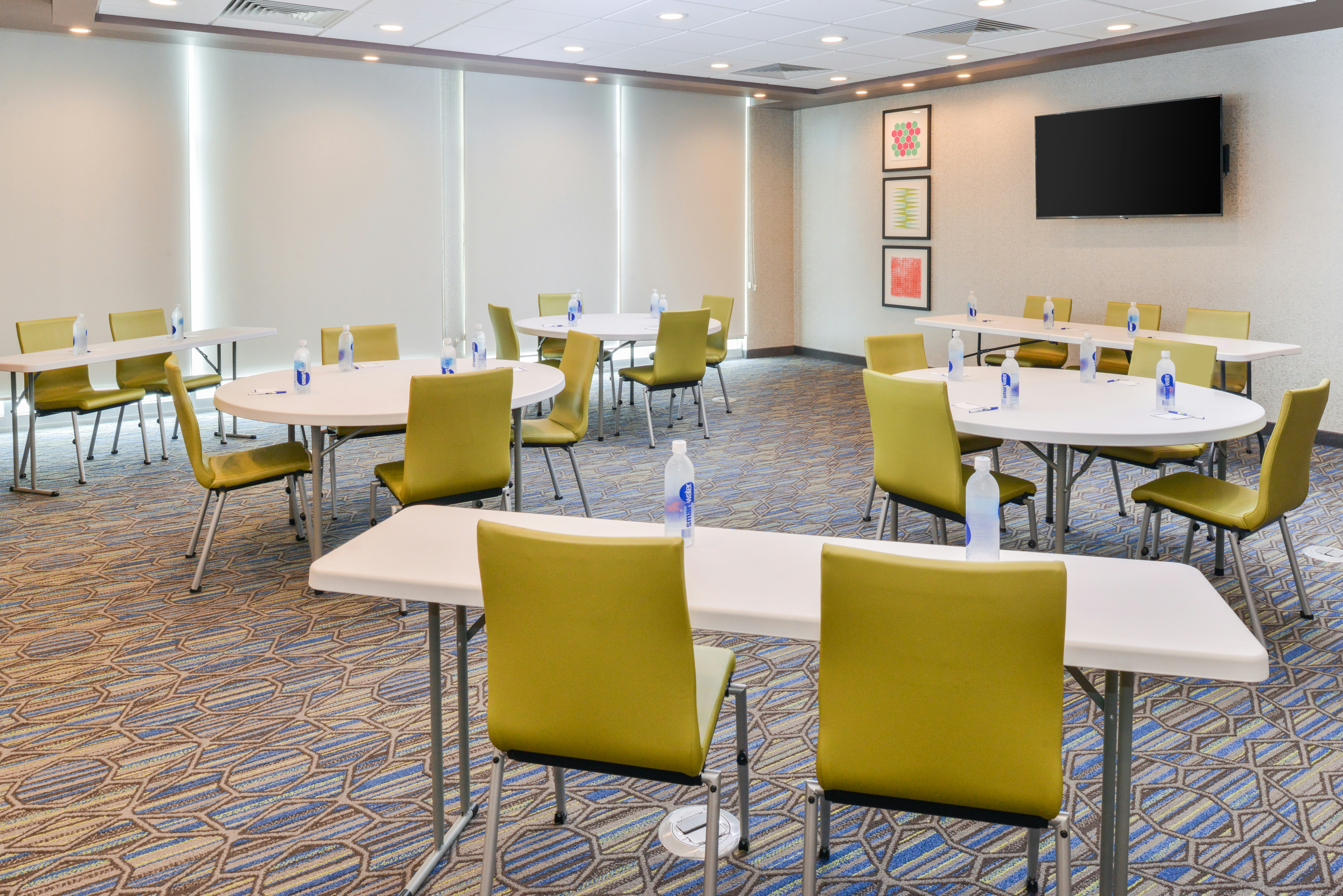 Holiday Inn Express Suites Ogallala 61/75