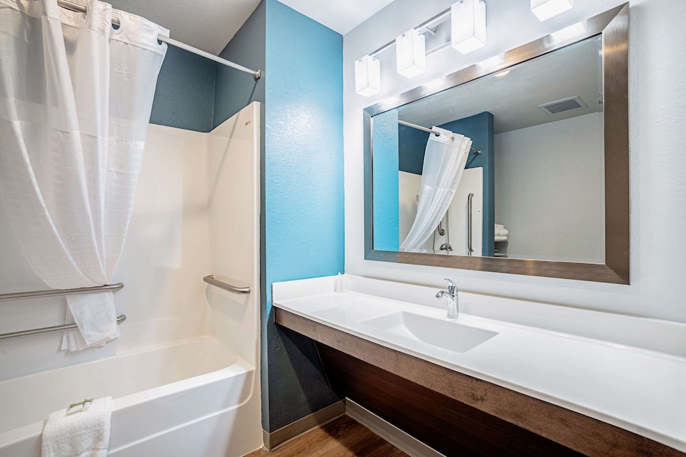 Woodspring Suites Naples 19/53