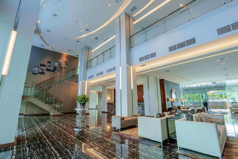 Holiday Inn Express Jakarta International Expo 56/75