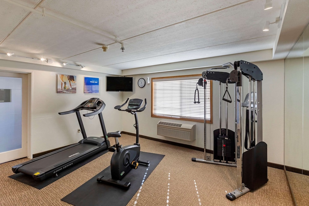 Comfort Inn Suites Jackson West Bend 21/38