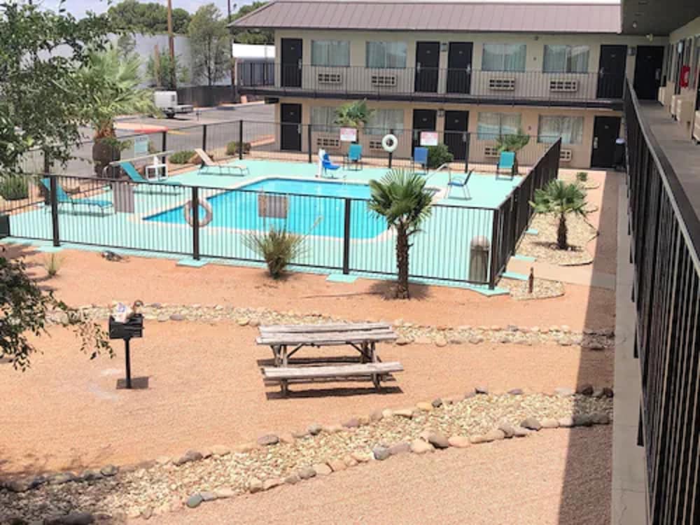 Howard Johnson by Wyndham Odessa TX 33/49