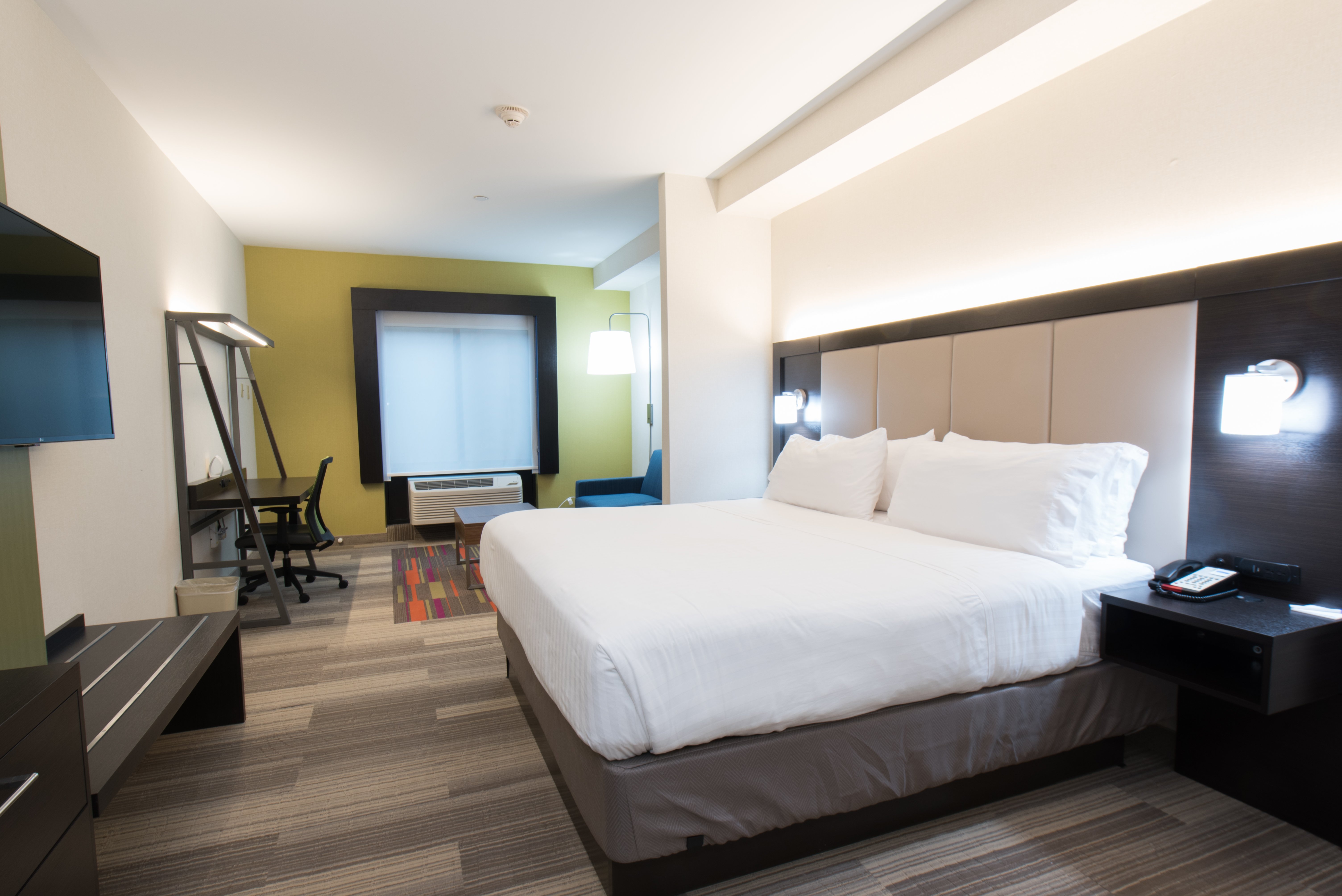 Holiday Inn Express & Suites North East (Erie I-90 Exit 41) 13/60