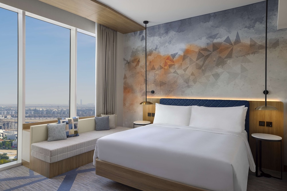 ROOM, KING BED