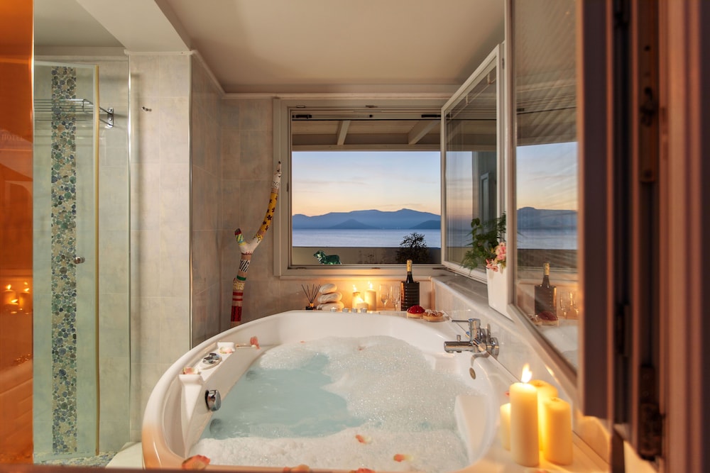 Iria Beach art hotel 36/69