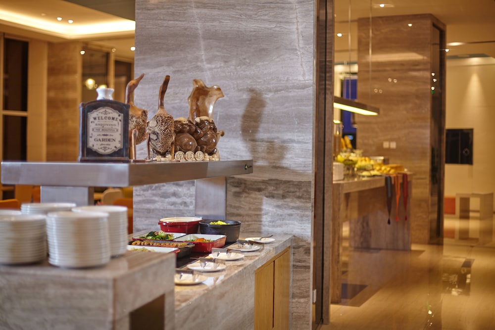 HOLIDAY INN EXPRESS HANGZHOU GONGSHU 51/54