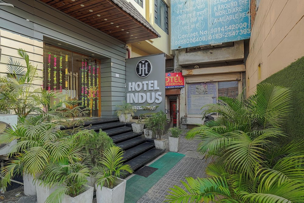 INDUS HOTEL 39/51