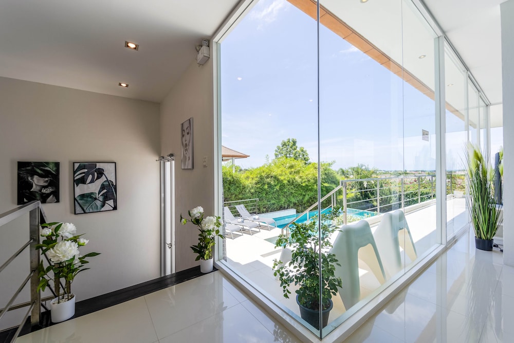 Phu Montra Villa With Ocean View A4 photo1