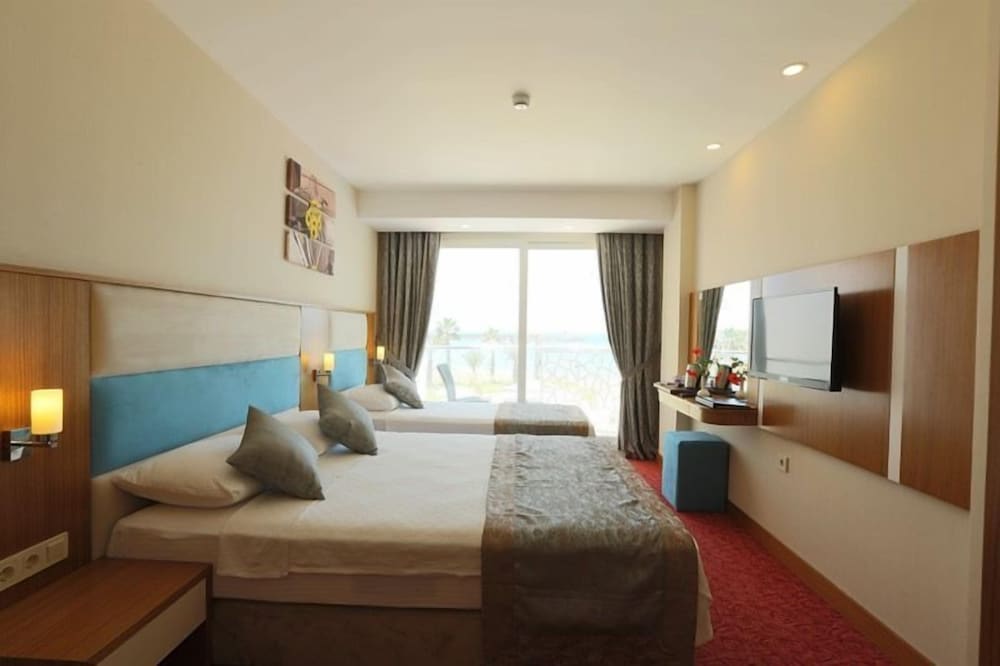 Marpessa Blue Beach Hotel 12/50