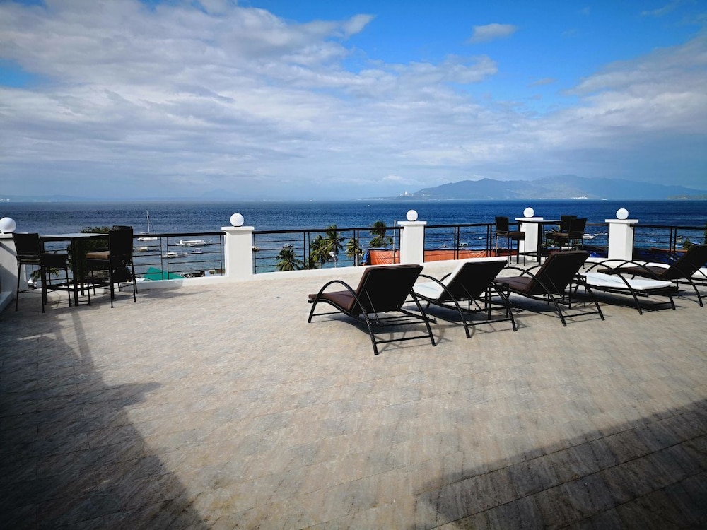 Manarra Seaview Resort 56/67