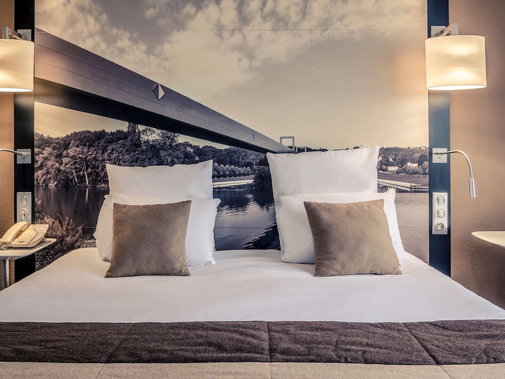 MERCURE CERGY PONTOISE CENTRE 24/70
