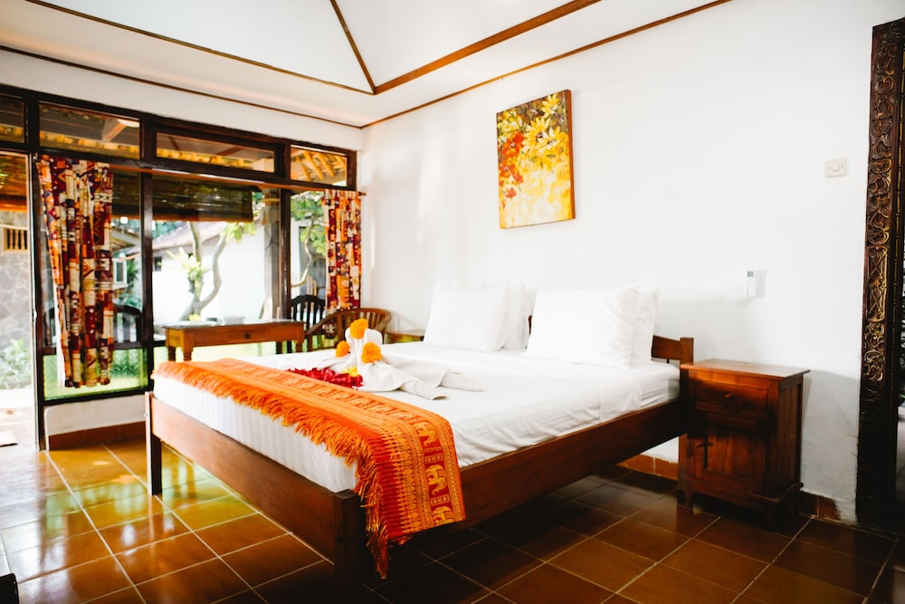 DELUXE, DOUBLE BED