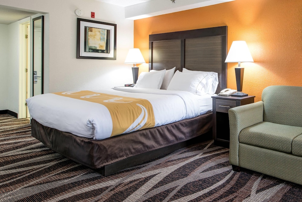ROOM, KING BED, ACCESSIBLE
