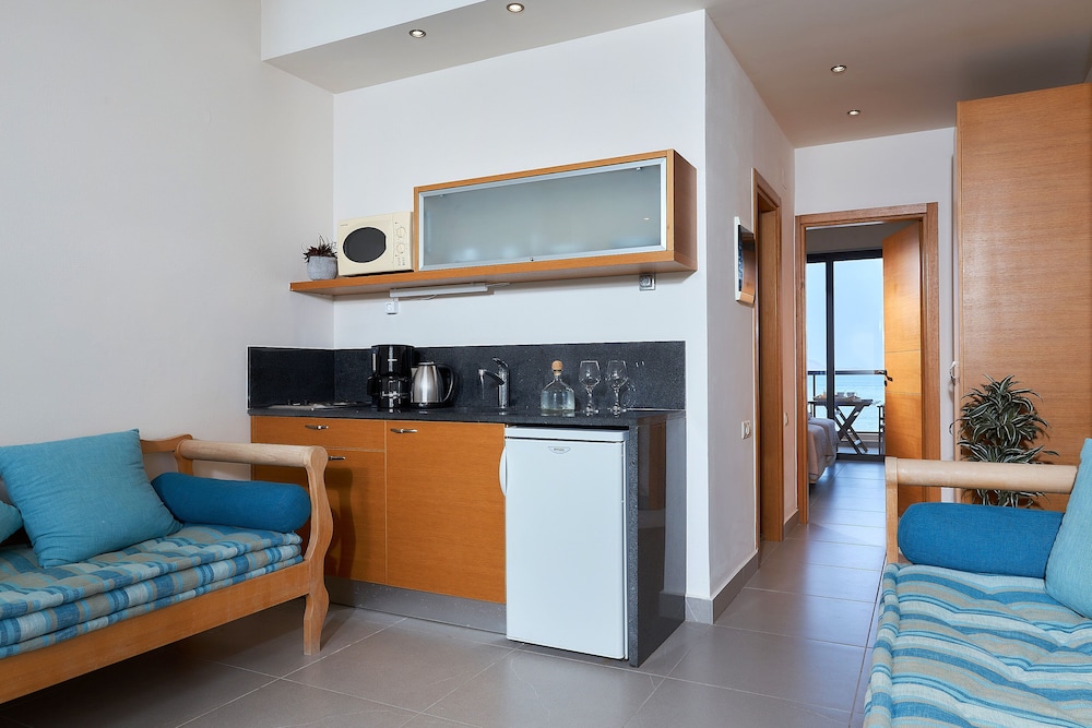 Creteco Hotel & Suites 10/72