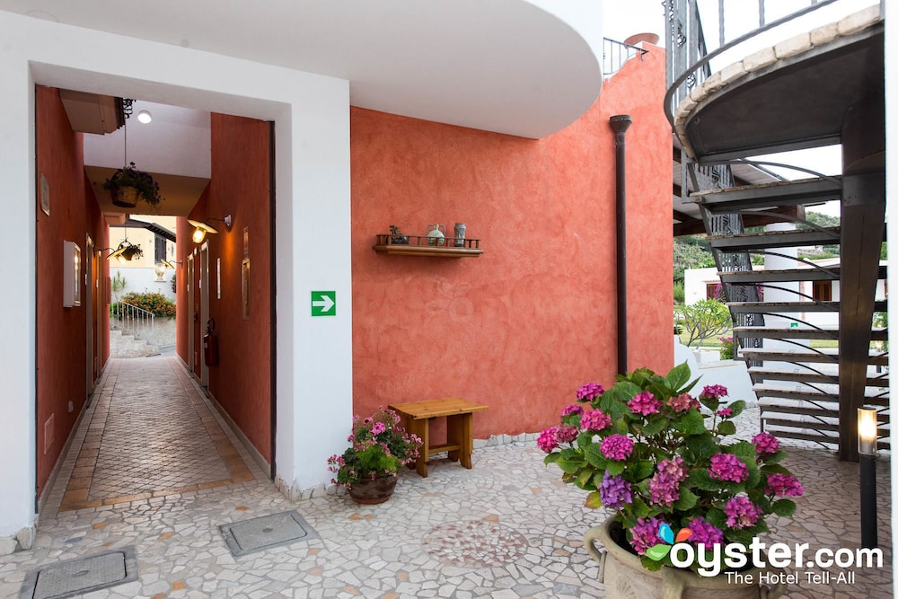 Hotel Bougainville 3/50