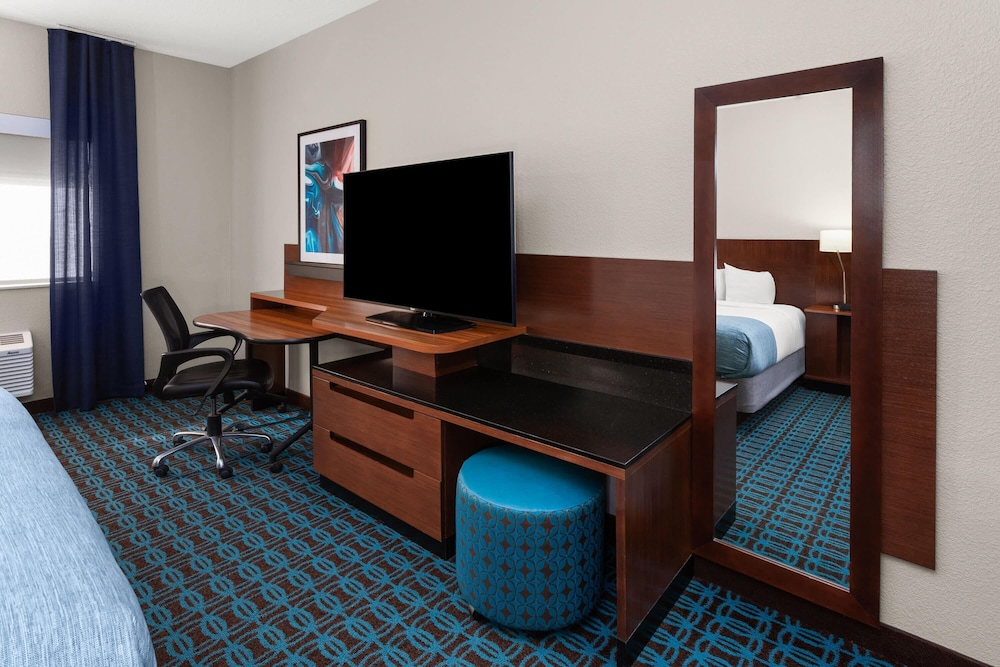 Wingate by Wyndham Oshkosh 43/51