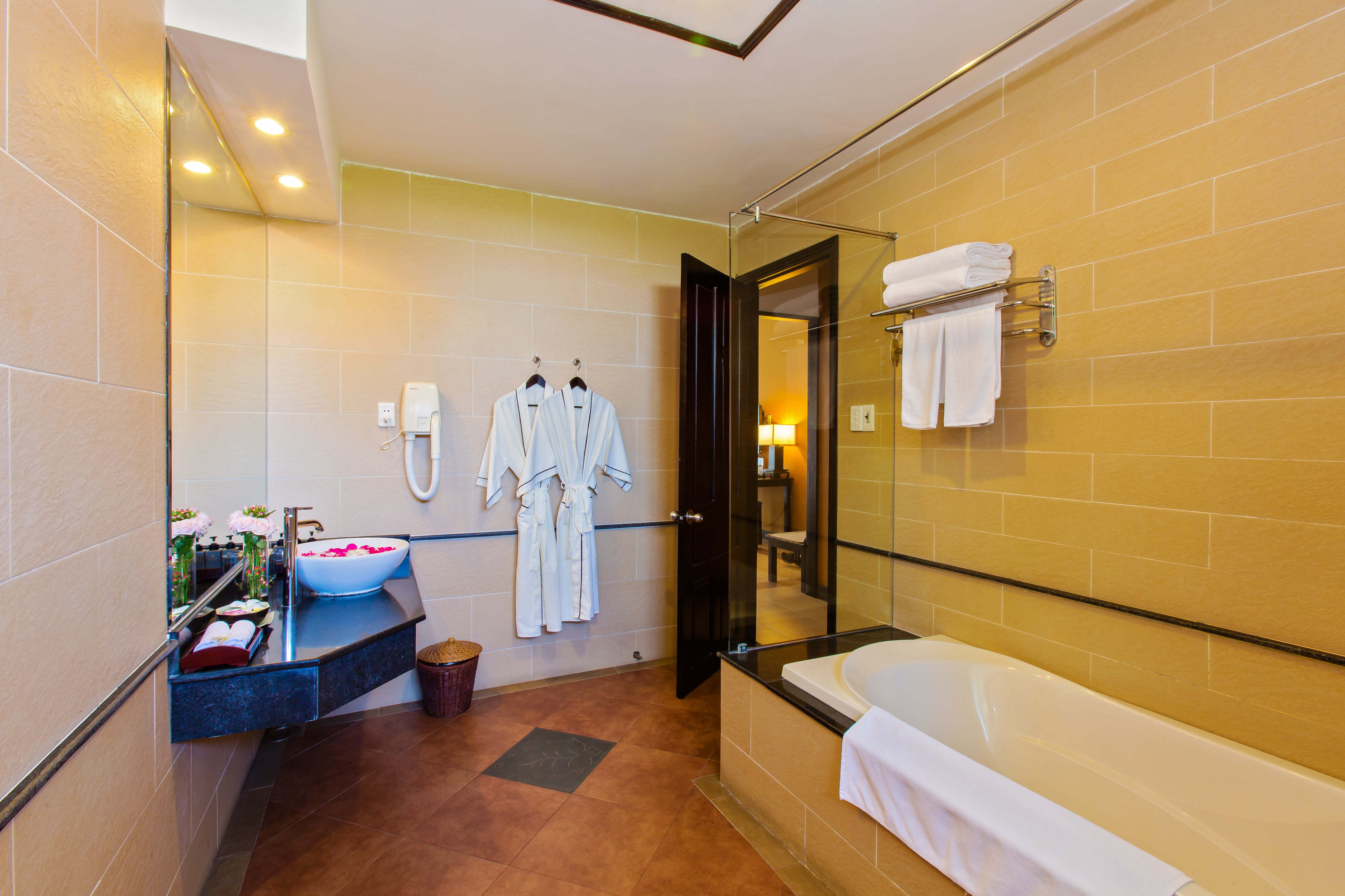 Grand, Deluxe, Double or Twin Bed
