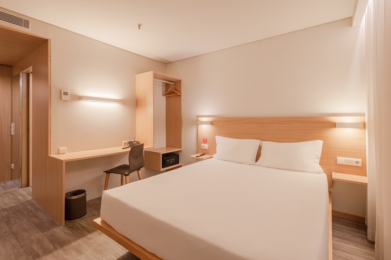 Moov Hotel Porto Norte 8/17