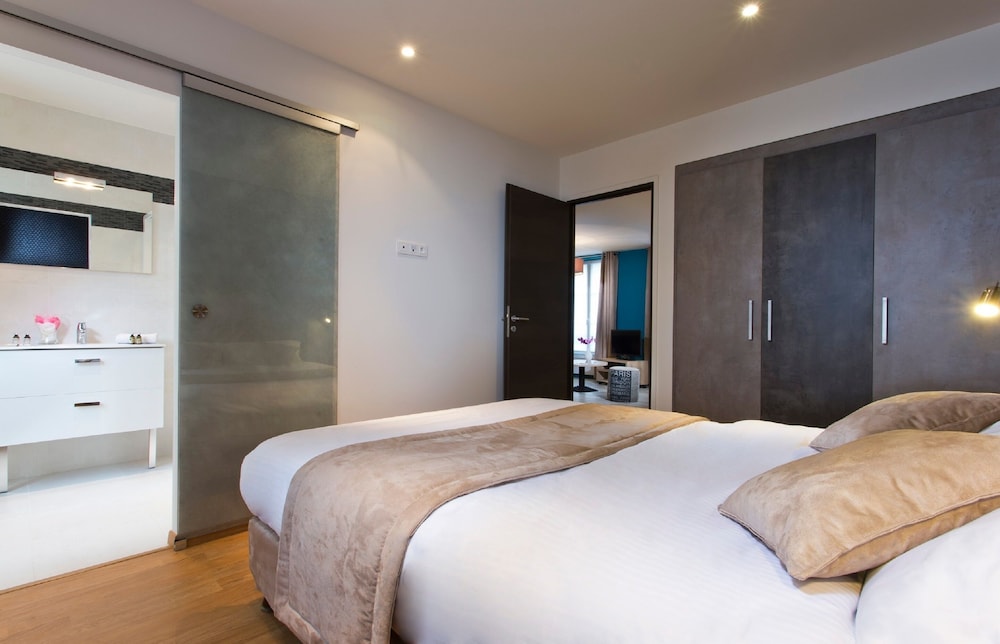 EXECUTIVE, DOUBLE BED