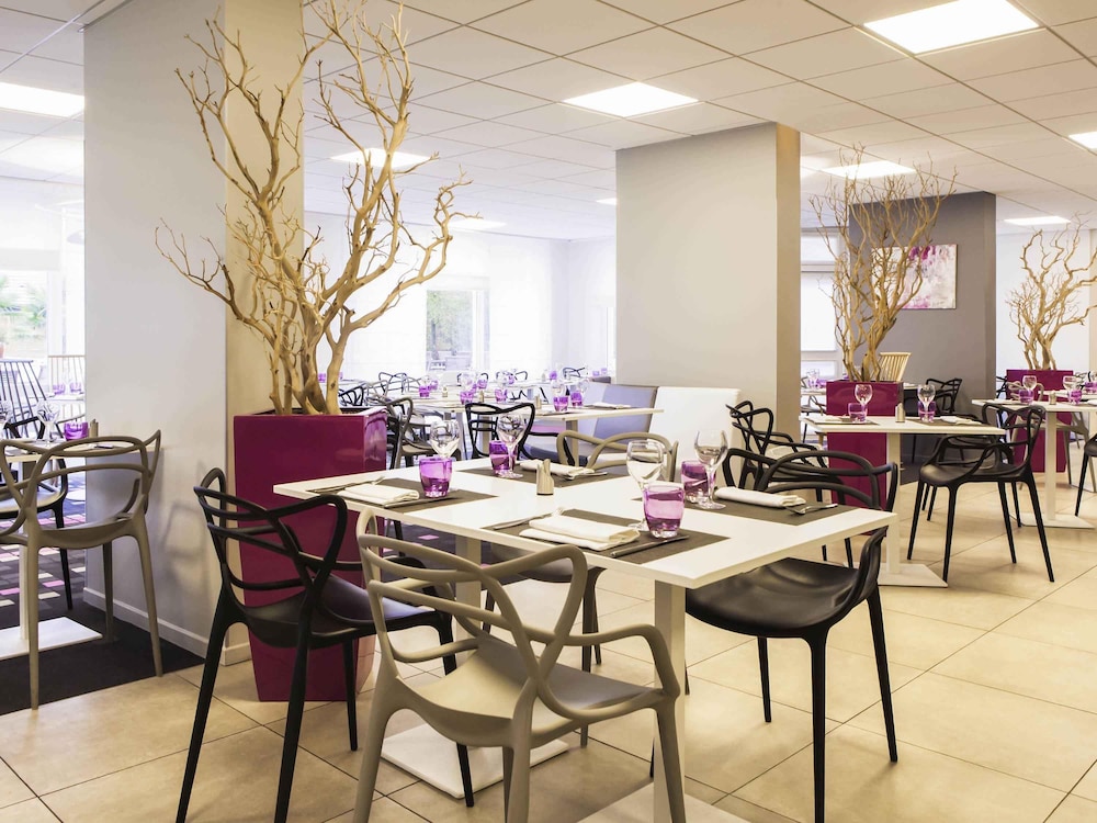 NOVOTEL FONTAINEBLEAU URY 36/51