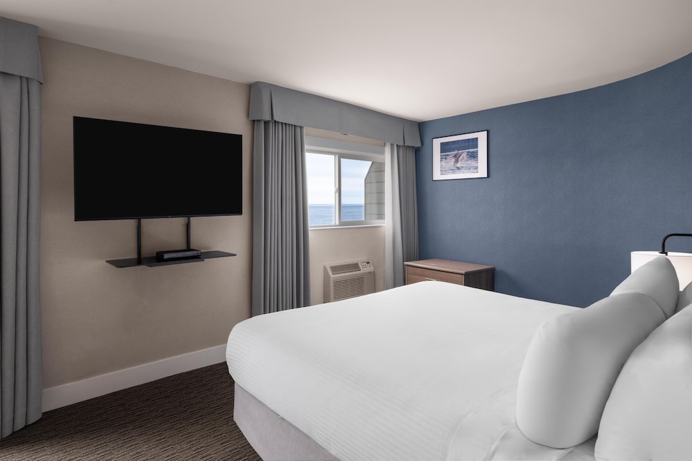 جناح بسرير كينج بإطلالة على البحر بشرفة