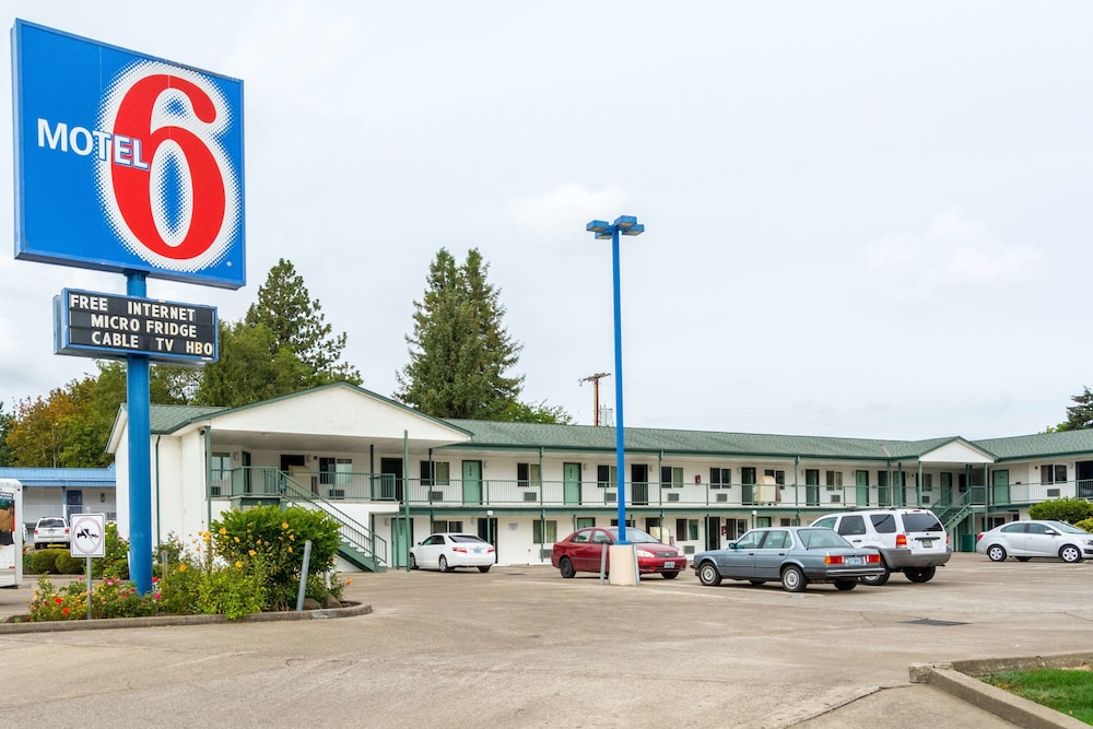 Motel6 Albany, OR 36/44