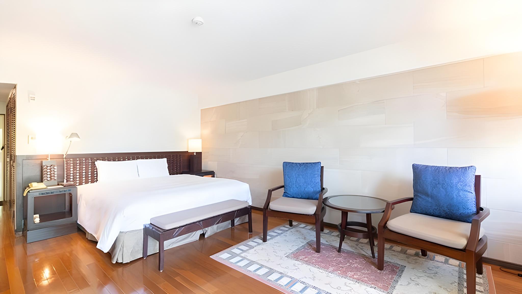 Premier, Deluxe, Double Bed, Garden Front