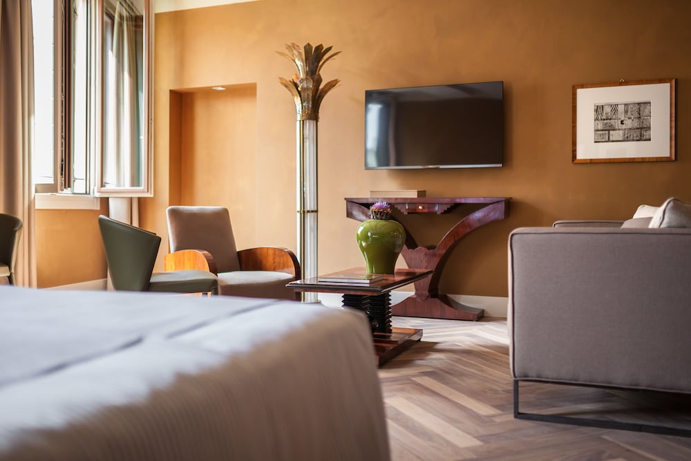 LIASSIDI WELLNESS SUITES 41/46