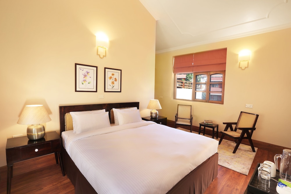 4 BEDROOMS, LUXURY, COTTAGE, MOUNTAIN VIEW, GARDEN AREA