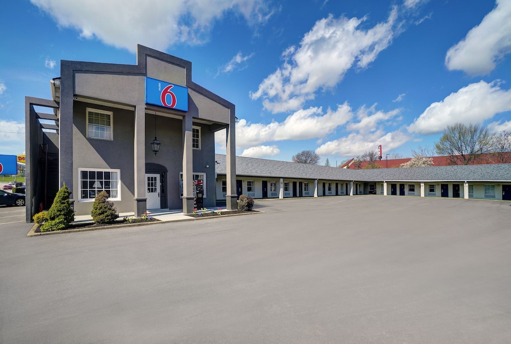Motel6 Washington, PA 37/41