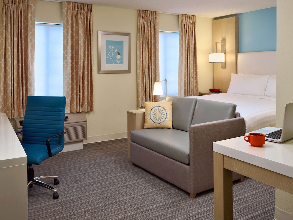Suites Charlotte Arrowood 14/49