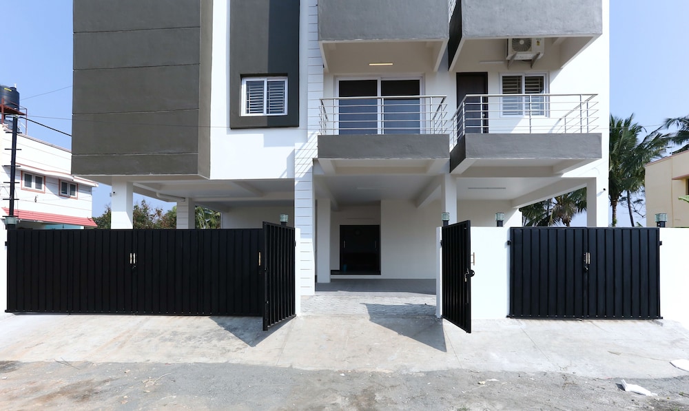 Treebo Hi Line Apartments 27/28