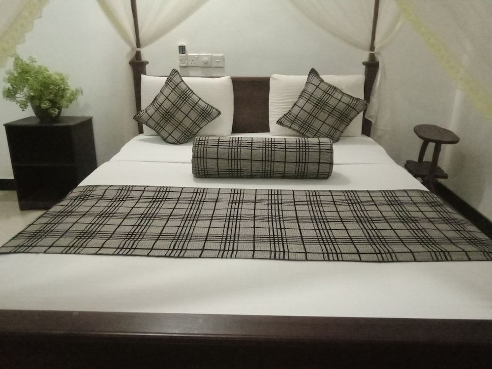Sigiriya Rock Gate Resort 4/50