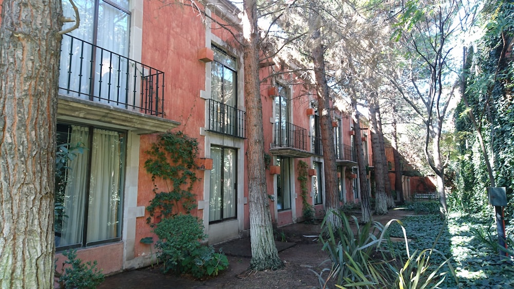 Hotel Gobernador 3/49