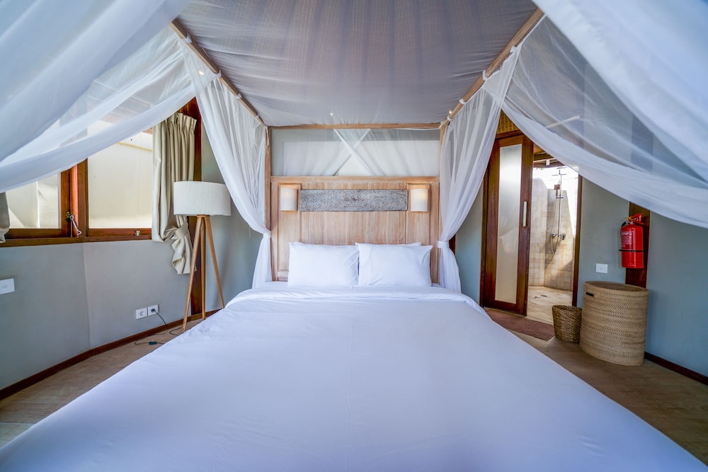 Blue Lagoon Avia Villas 12/50
