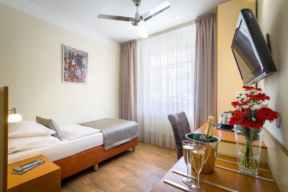 Aida Hotel 32/72